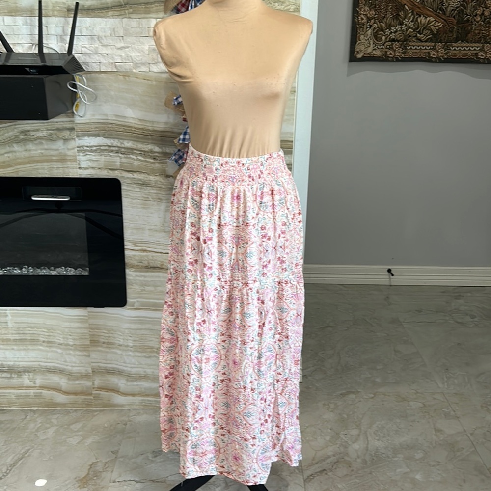 Pink Rose Tiered Maxi Skirt. Women’s Size S